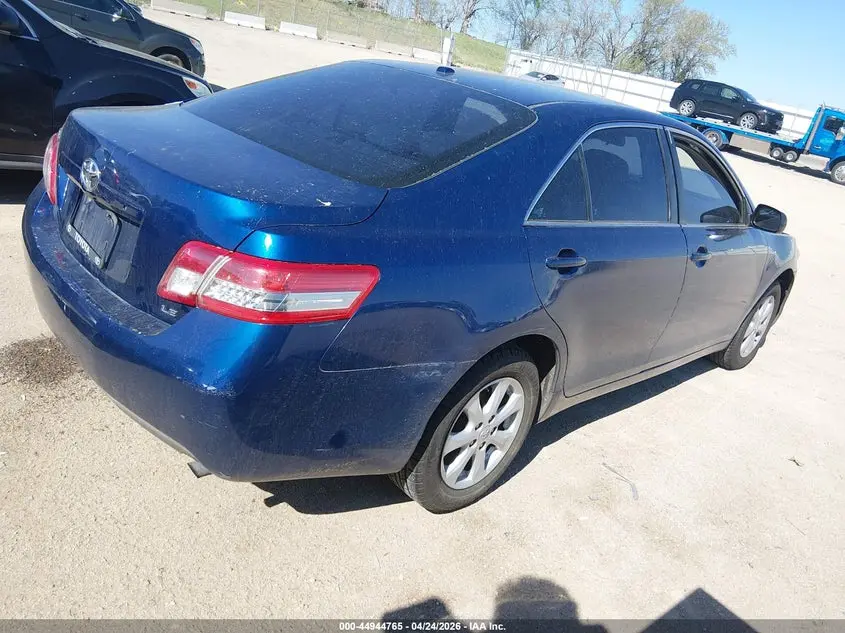 2011 TOYOTA CAMRY LE