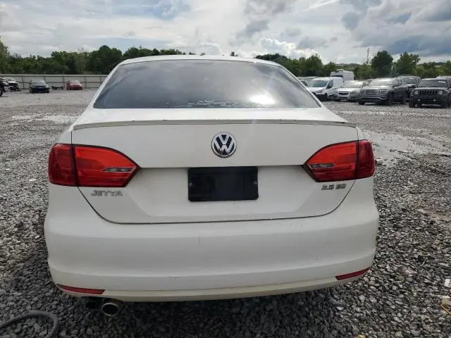 2011 VOLKSWAGEN JETTA SE  