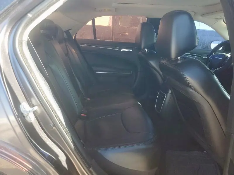 2015 CHRYSLER 300 LIMITED  