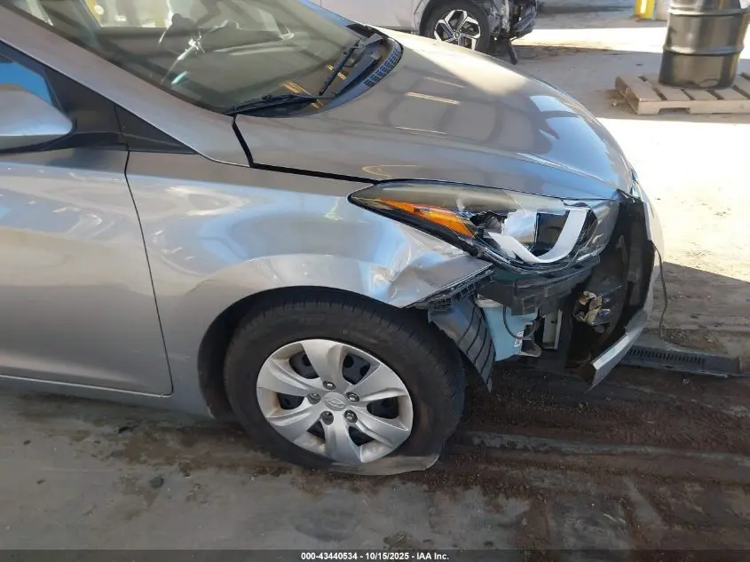 2016 HYUNDAI ELANTRA SE