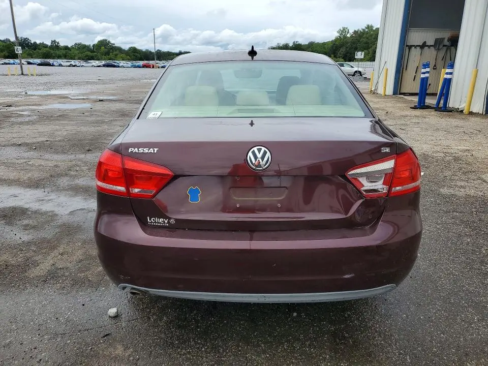 2013 VOLKSWAGEN PASSAT SE  