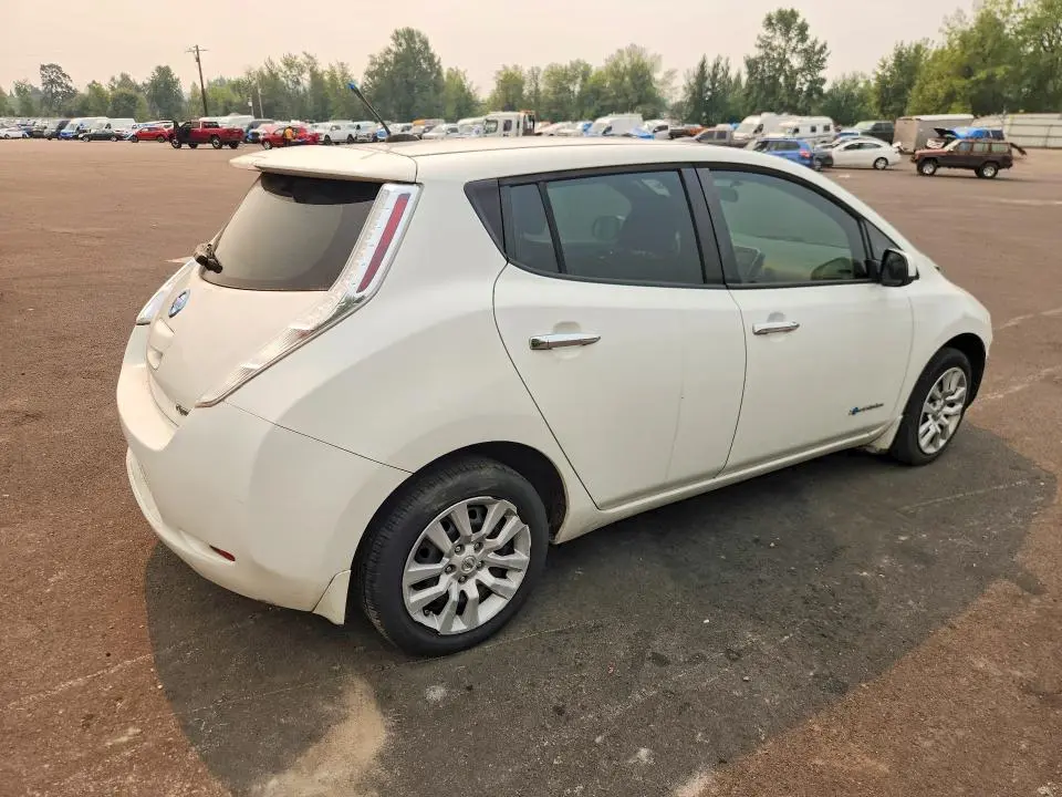 2013 NISSAN LEAF S  