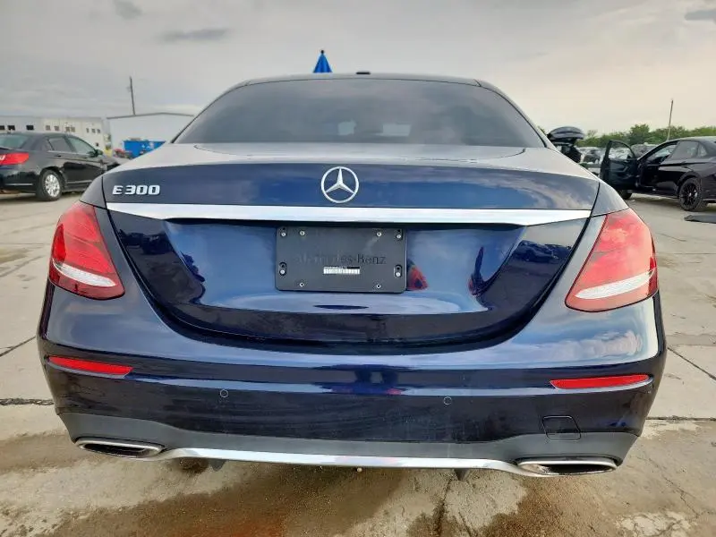 2019 MERCEDES-BENZ E 300  