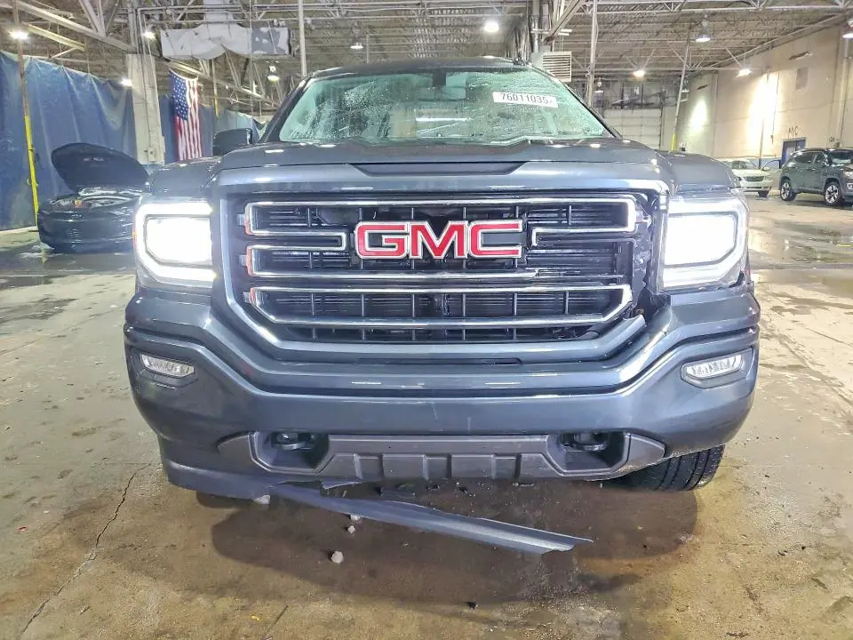 2017 GMC SIERRA K1500 SLE  