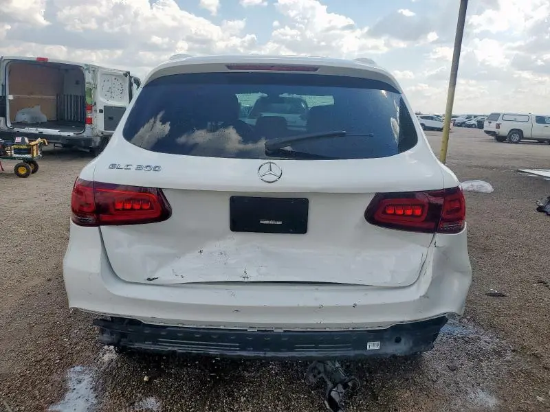 2020 MERCEDES-BENZ GLC 300  