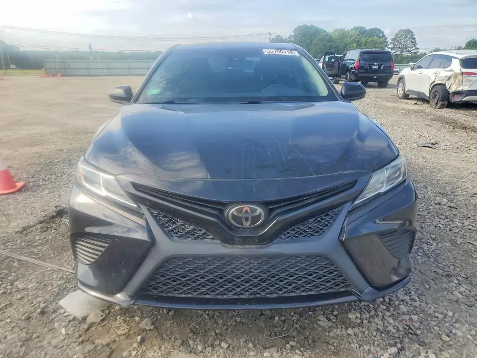 2018 TOYOTA CAMRY SE  