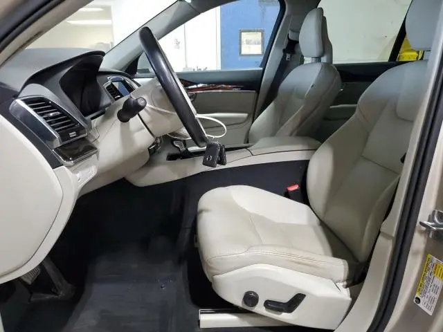 2016 VOLVO XC90 T6  