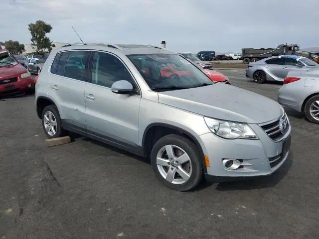 2011 VOLKSWAGEN TIGUAN S  