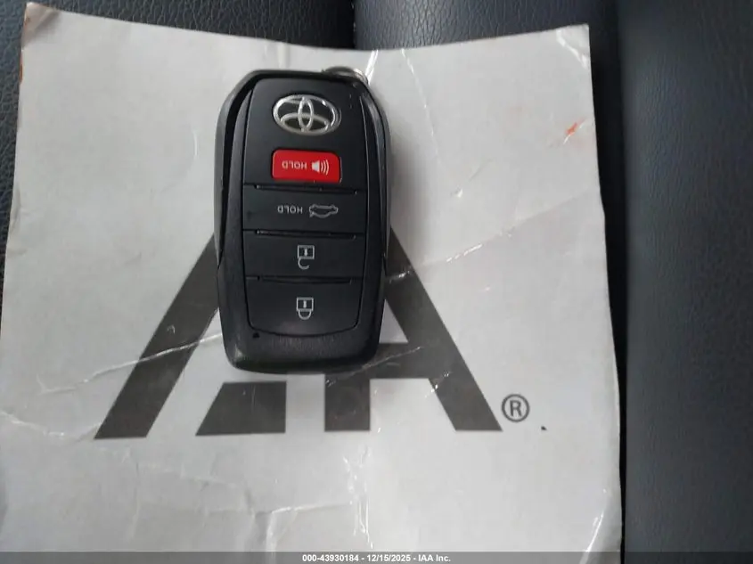 2024 TOYOTA COROLLA HYBRID XLE