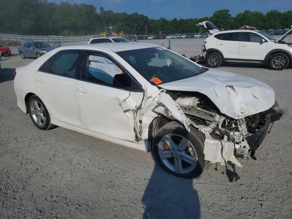 2012 TOYOTA CAMRY SE  