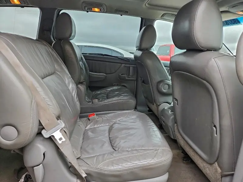 2010 TOYOTA SIENNA XLE  