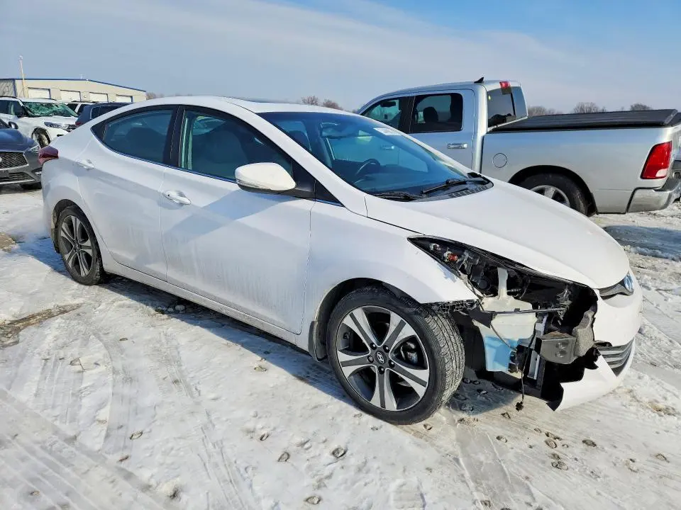 2015 HYUNDAI ELANTRA SE  