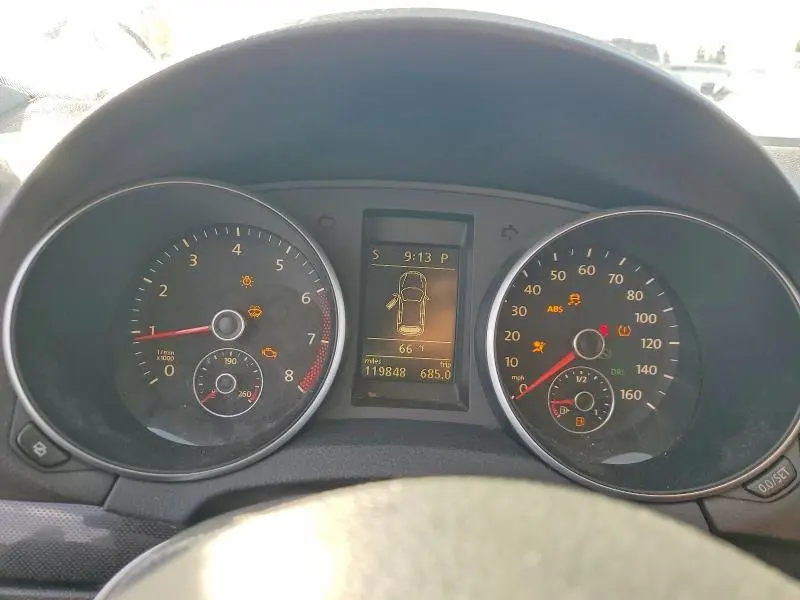 2010 VOLKSWAGEN JETTA SE  