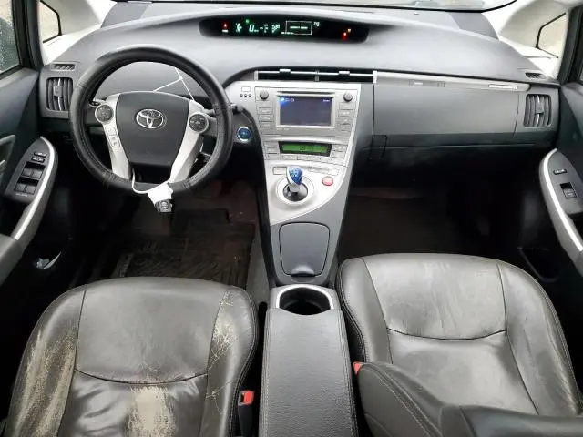 2014 TOYOTA PRIUS PLUG-IN   