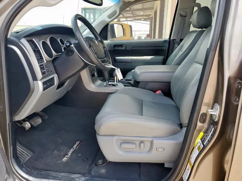 2010 TOYOTA TUNDRA CREWMAX SR5  