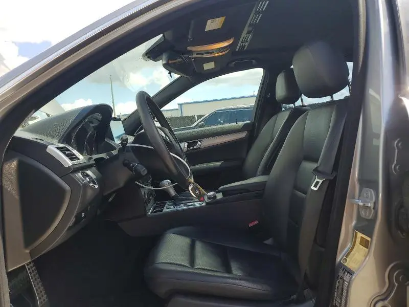 2011 MERCEDES-BENZ C 300  