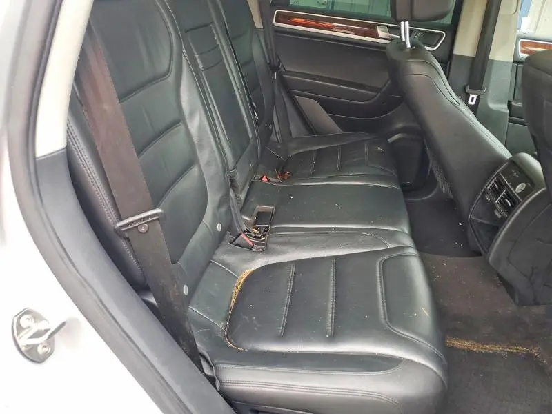 2013 VOLKSWAGEN TOUAREG V6  