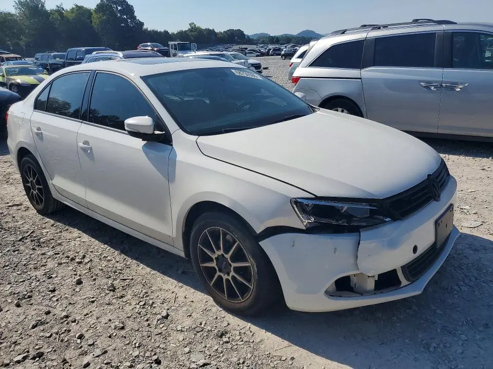 2012 VOLKSWAGEN JETTA SE  
