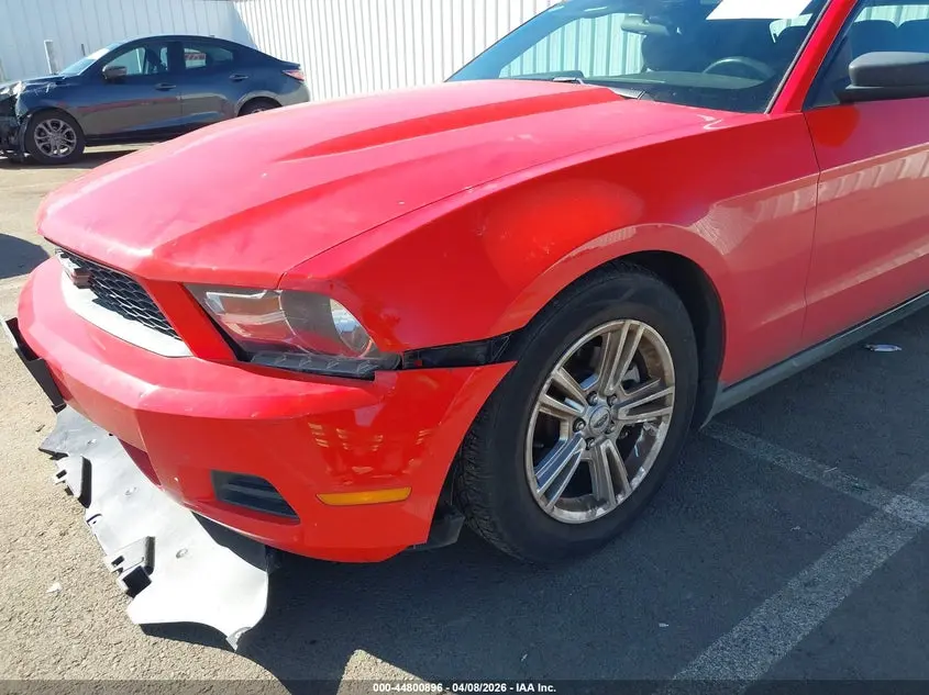2011 FORD MUSTANG V6