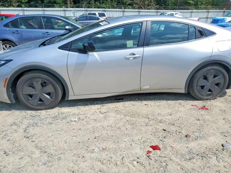 2024 TOYOTA PRIUS LE  