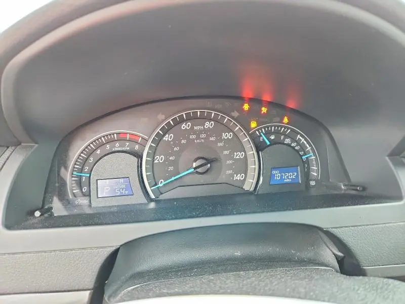 2015 TOYOTA CAMRY LE  