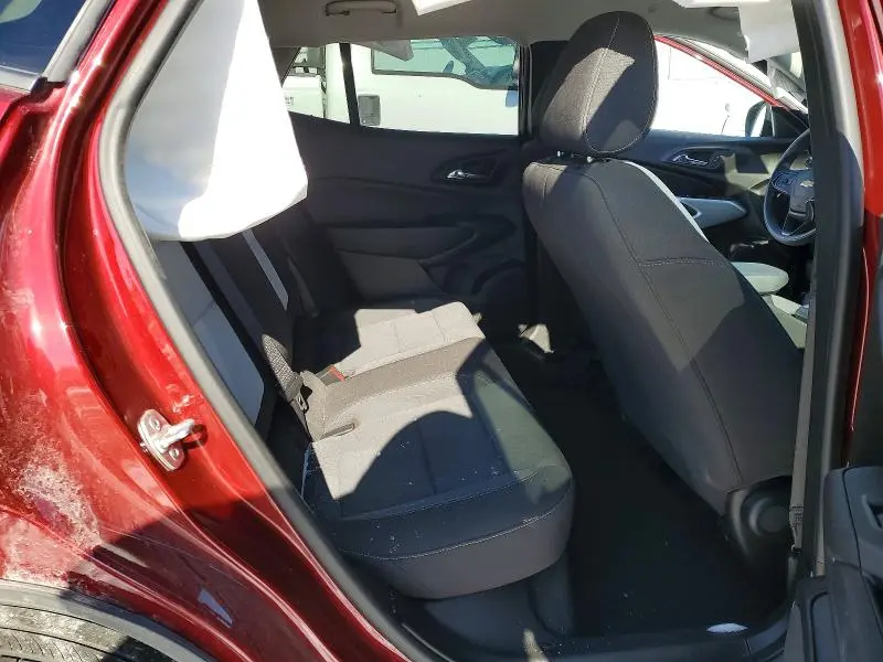 2025 CHEVROLET TRAX LS  