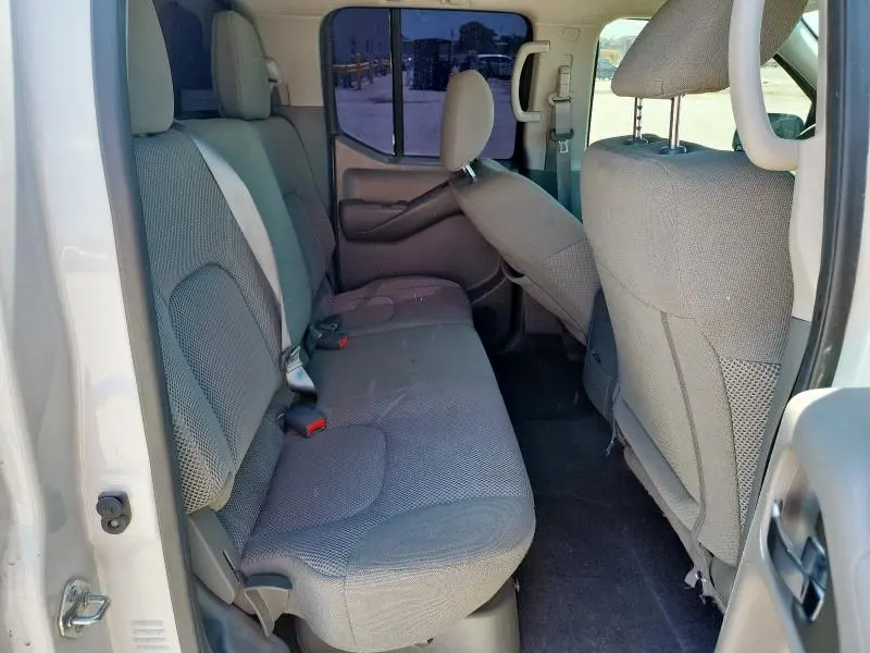 2021 NISSAN FRONTIER SV  