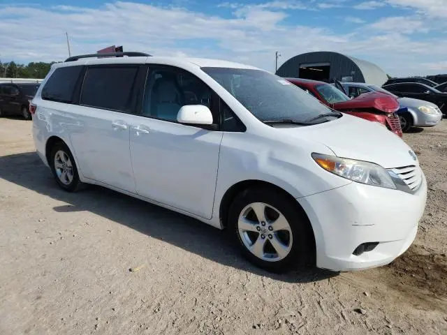 2017 TOYOTA SIENNA LE  