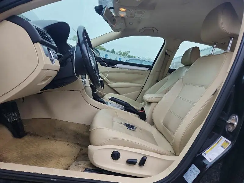 2012 VOLKSWAGEN PASSAT SE  