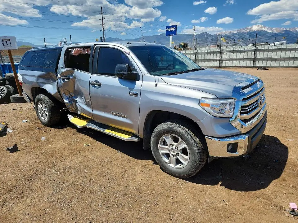 2017 TOYT TUNDRA SR5   