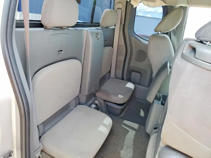 2010 NISSAN FRONTIER XE  