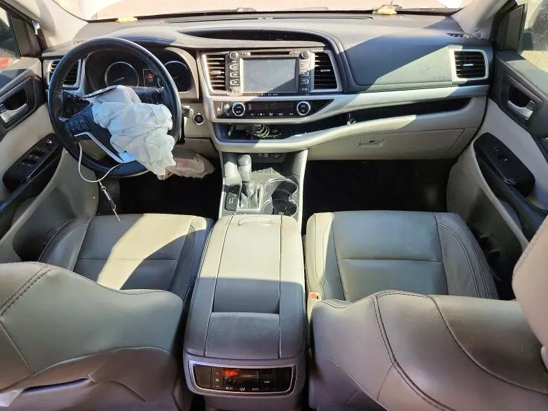 2017 TOYOTA HIGHLANDER XLE  