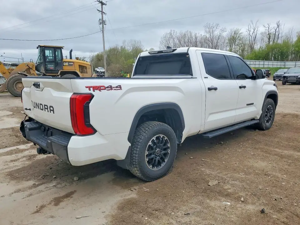 2022 TOYOTA TUNDRA CREWMAX SR5  