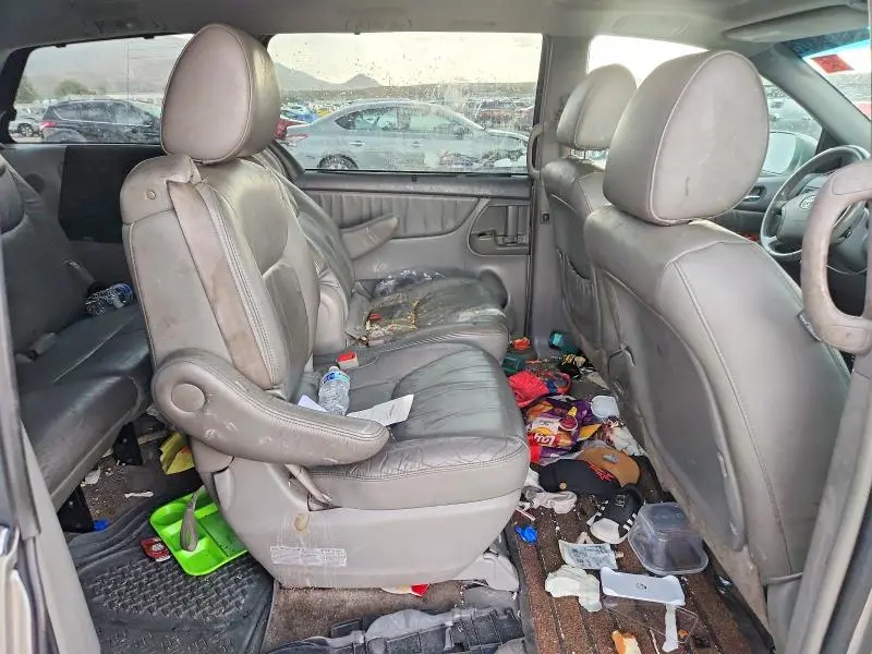 2010 TOYOTA SIENNA XLE  