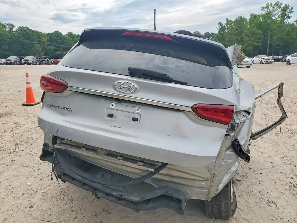 2020 HYUNDAI SANTA FE SE  