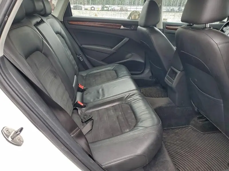 2012 VOLKSWAGEN PASSAT SEL  