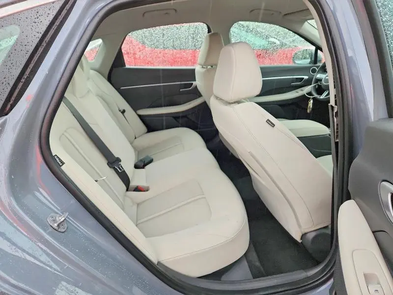 2025 HYUNDAI SONATA SE  