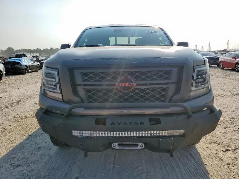 2023 NISSAN TITAN SV  