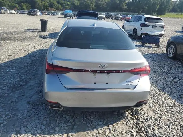 2019 TOYOTA AVALON XLE  