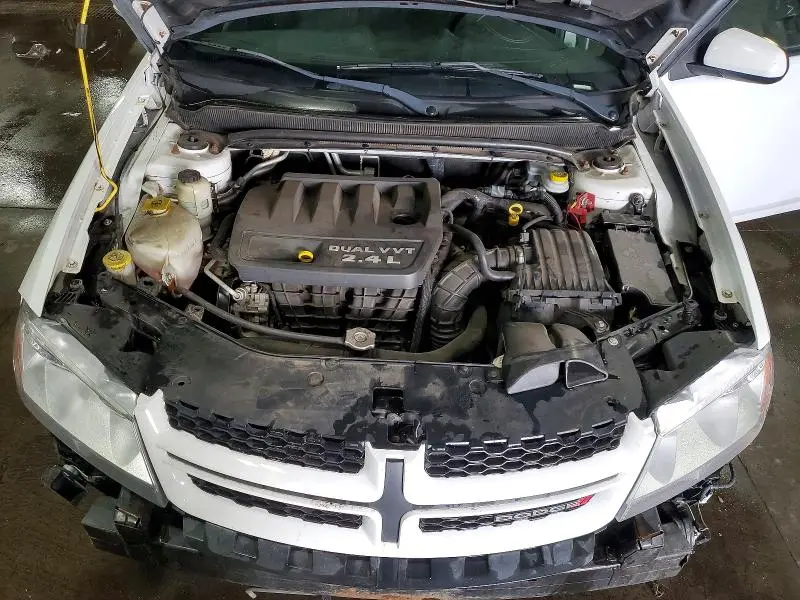 2013 DODGE AVENGER SE  