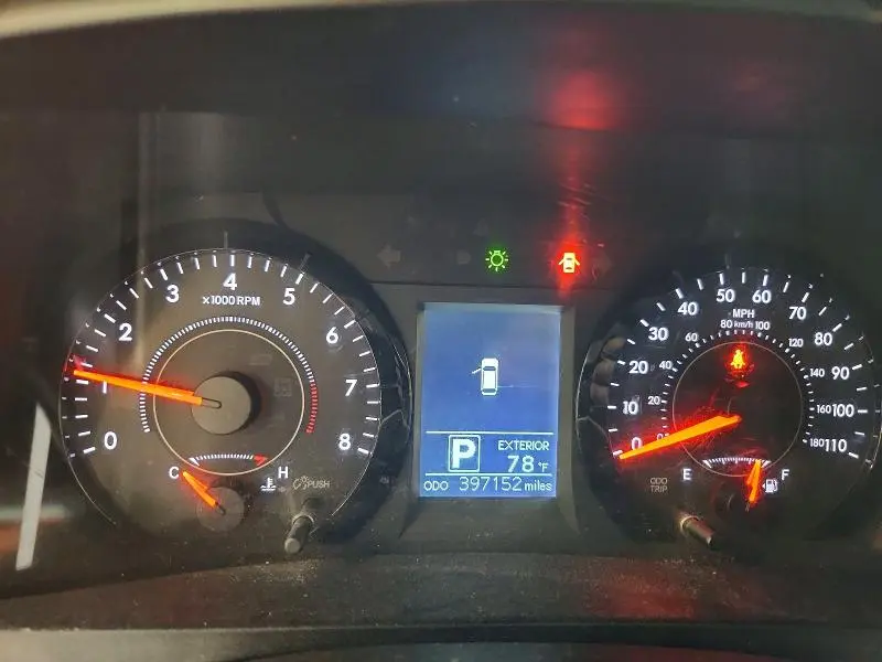 2017 TOYOTA SIENNA LE  