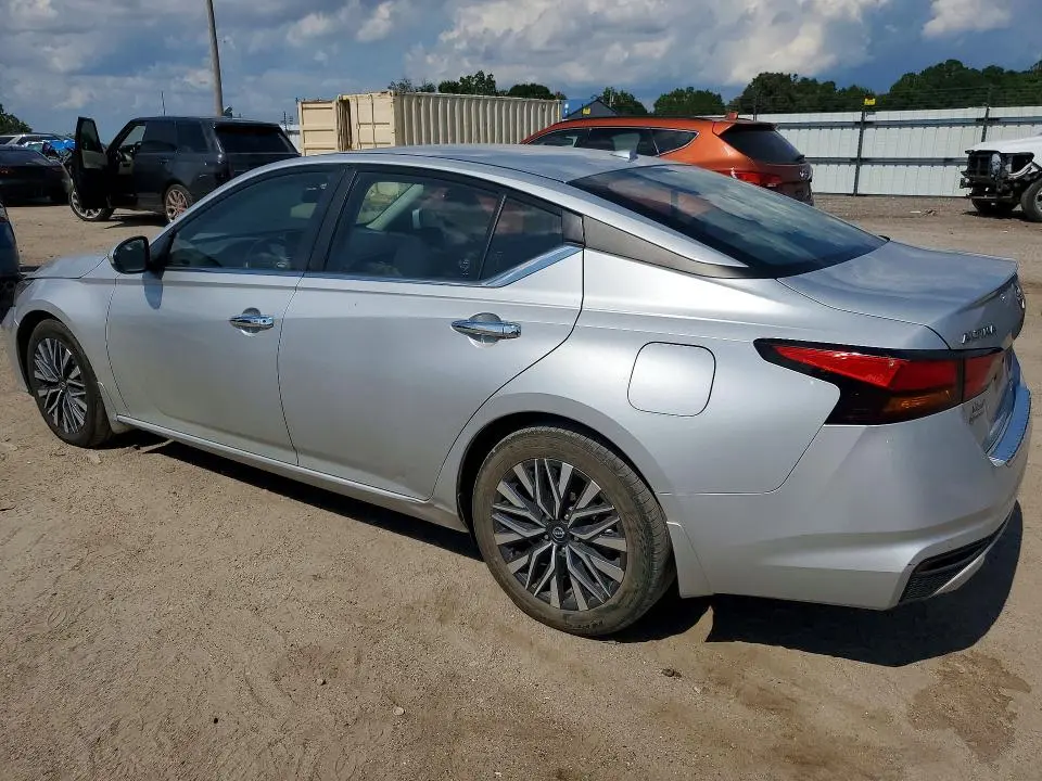 2023 NISSAN ALTIMA SV   