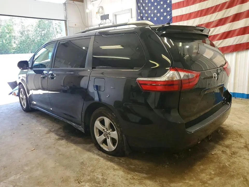 2020 TOYOTA SIENNA LE  