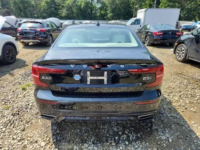 2022 VOLVO S60 B5 MOMENTUM  