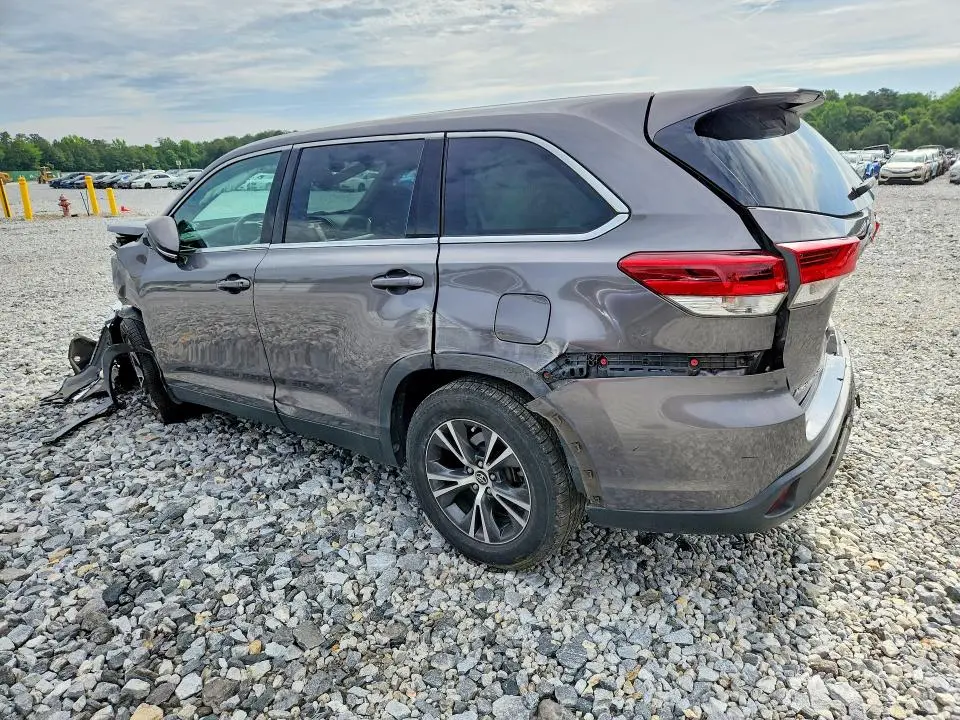 2019 TOYOTA HIGHLANDER LE  