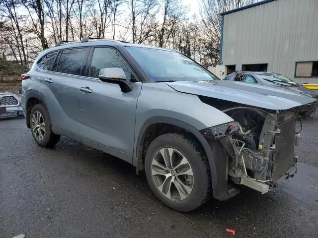 2020 TOYOTA HIGHLANDER XLE  