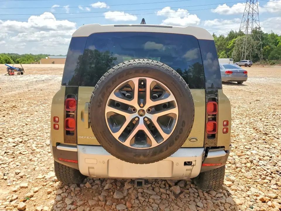 2022 LAND ROVER DEFENDER 110 S  