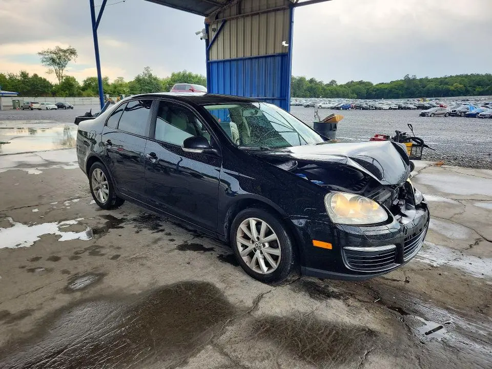 2010 VOLKSWAGEN JETTA SE  