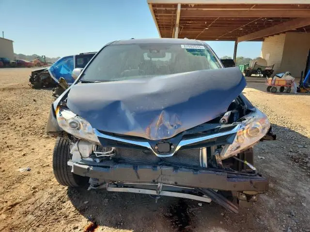 2020 TOYOTA SIENNA LE  