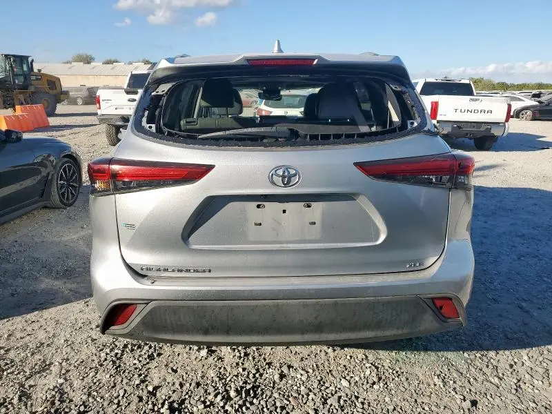 2020 TOYOTA HIGHLANDER XLE  